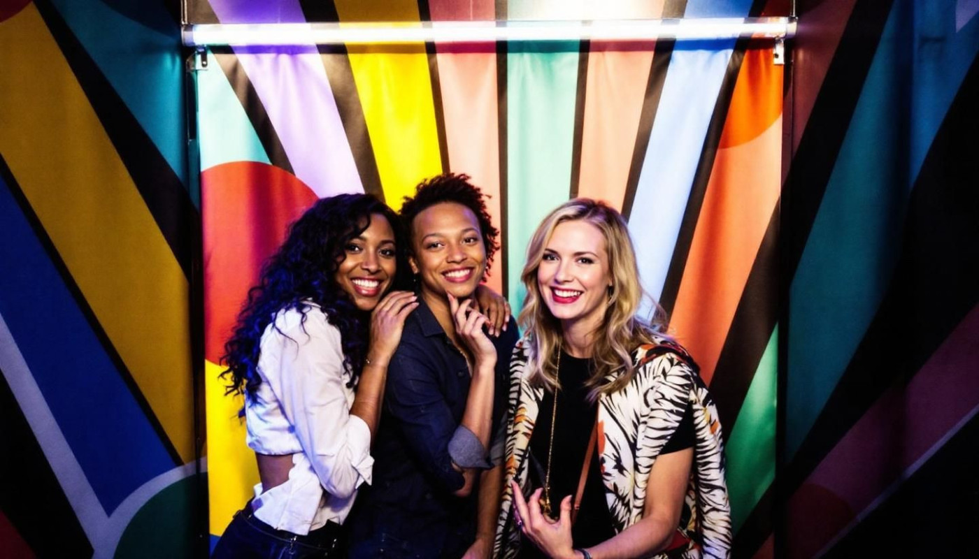 Maximiser l'engagement des invités avec une location photobooth à Montréal